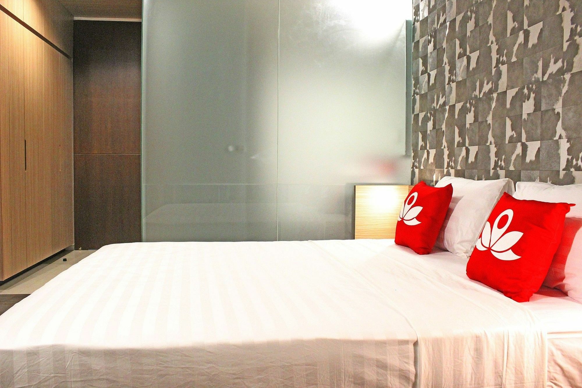 Zen Premium Sampoerna Strategic Square Hotel Jakarta Exterior foto