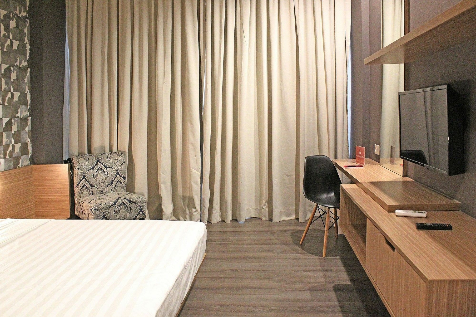Zen Premium Sampoerna Strategic Square Hotel Jakarta Exterior foto