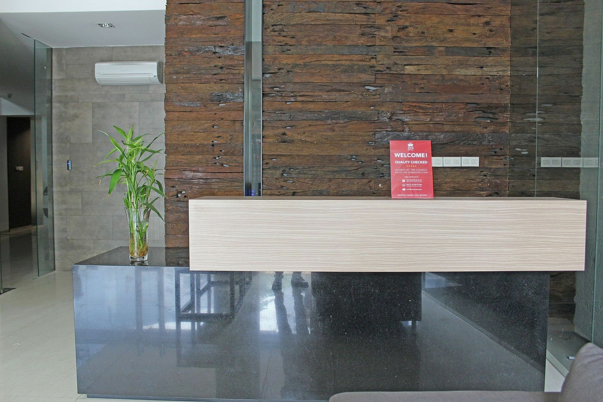 Zen Premium Sampoerna Strategic Square Hotel Jakarta Exterior foto
